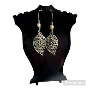 Western-style Leaf Earrings (2/$12)